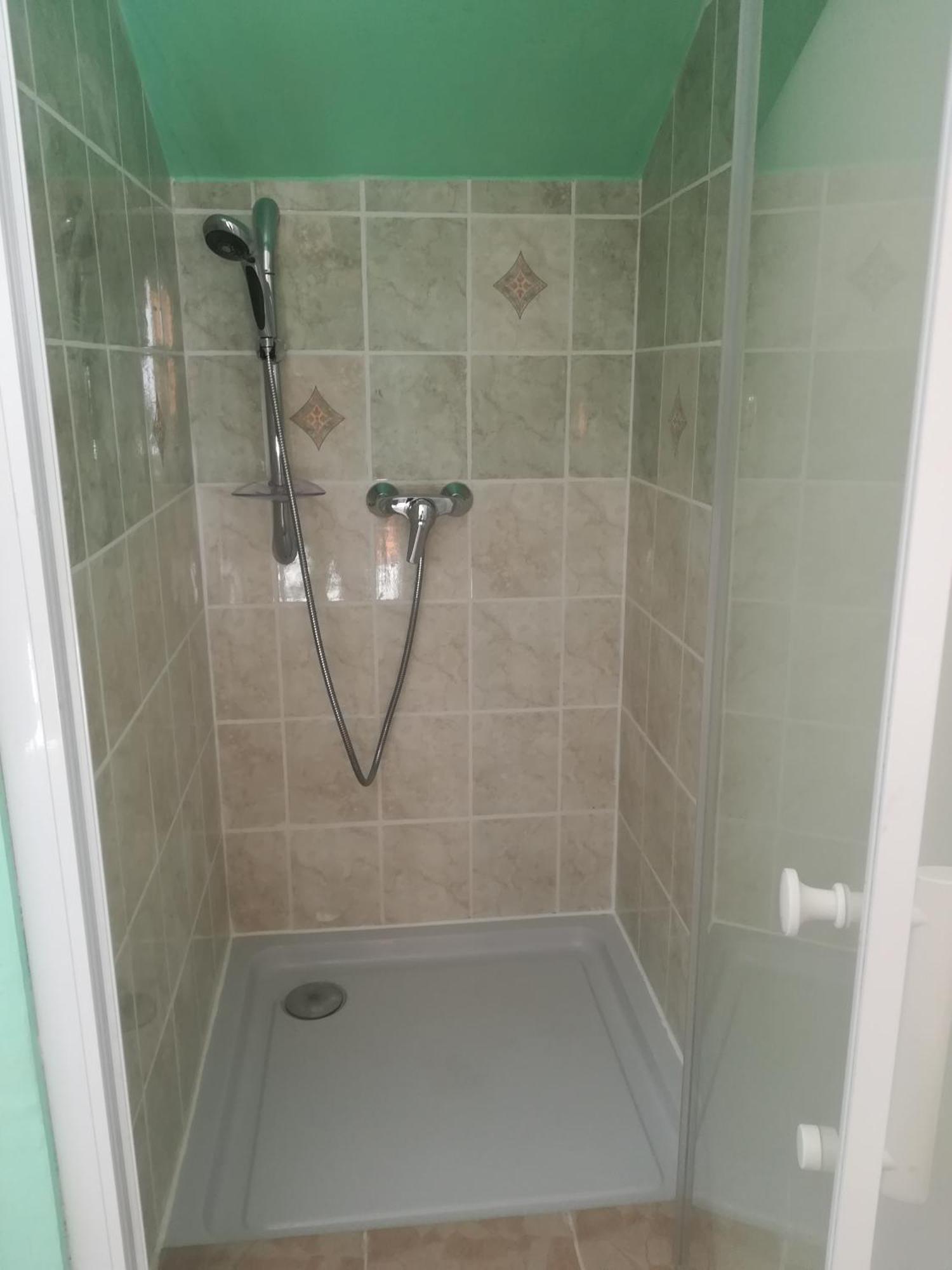 Appartement Avec Jacuzzi Hammam Sauna Privatise Au Rez De Chaussee Ds Maison A Voglans A 2 Kilometres Du Lac Du Bourget En Savoie Entre Chambery Et Aix Les Bains Cure Thermale Номер фото